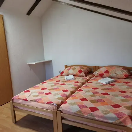 Semesterbostad Weekend House & Dubrave Visoko