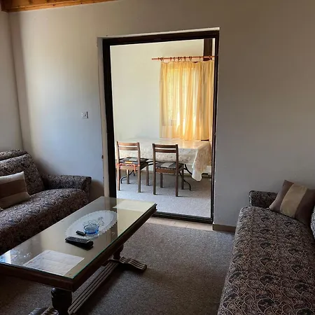 Semesterbostad Weekend House & Dubrave