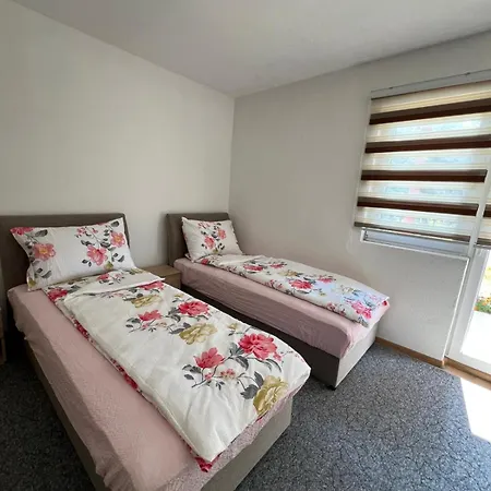 Weekend House & Dubrave Semesterbostad Visoko